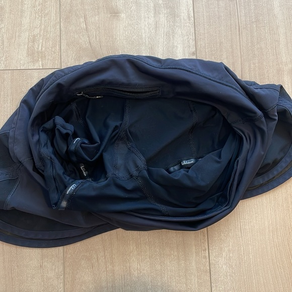 Lululemon hottie hot skirt size 6 black - Picture 4 of 4